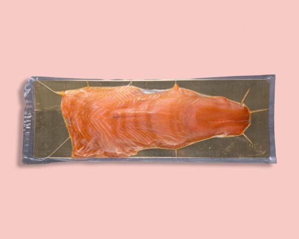 Saumon fumé des Îles Féroé tranché à la main - 1,2 à 1,8kg - 30 tranches environ - poids variable – Image 1